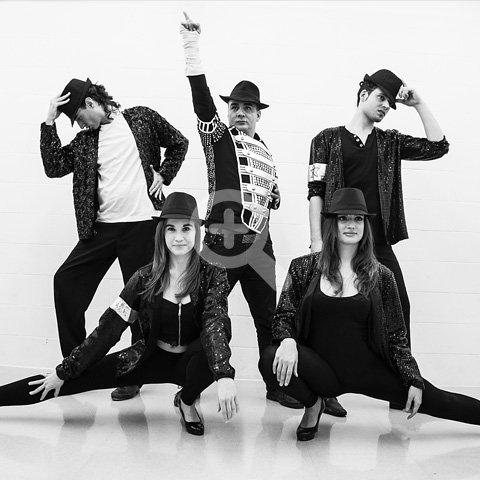 Grupo de baile tributo a Michael Jackson