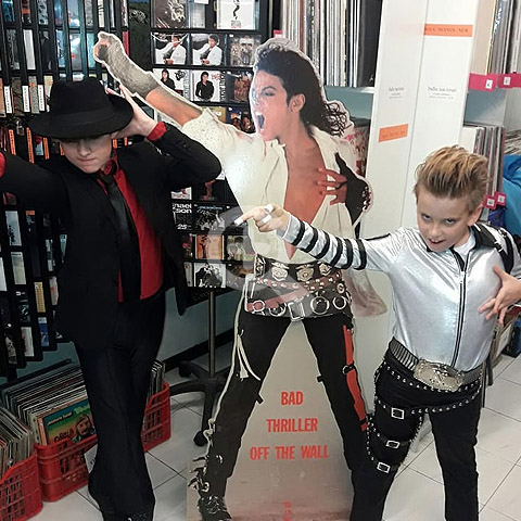 Grupo de baile tributo a Michael Jackson