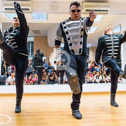 Grupo de baile tributo a Michael Jackson